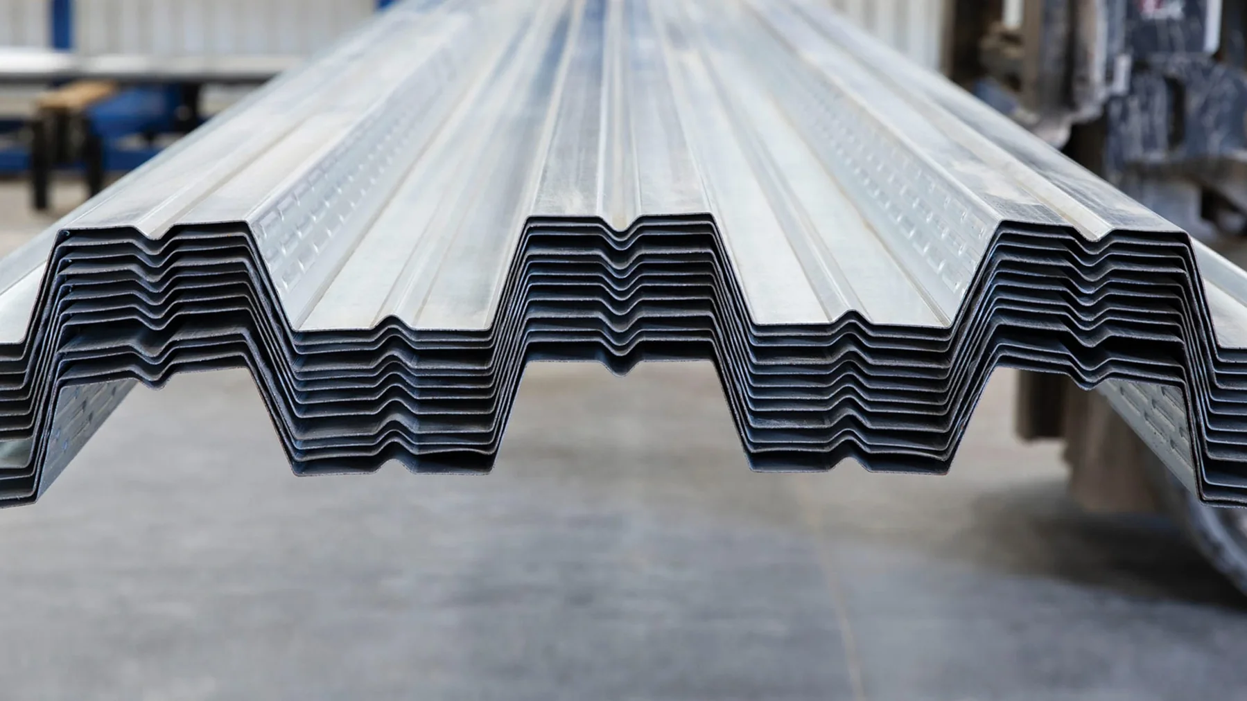 Galvanized metal decking sheets for contractor and commercial projects